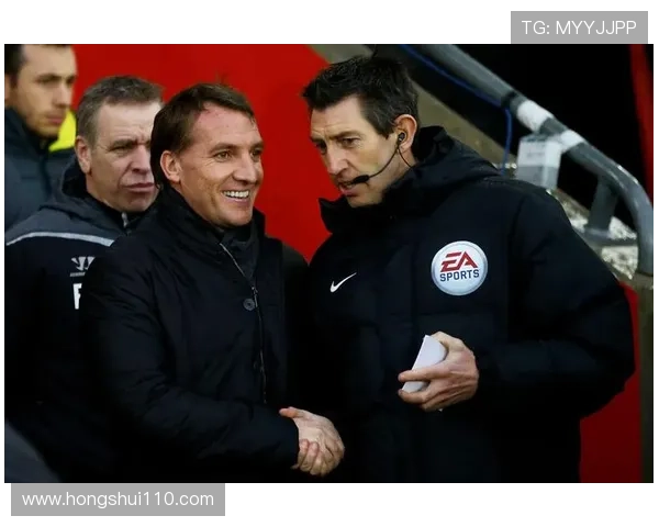 波罗怒砸替补席狂喷第四官员